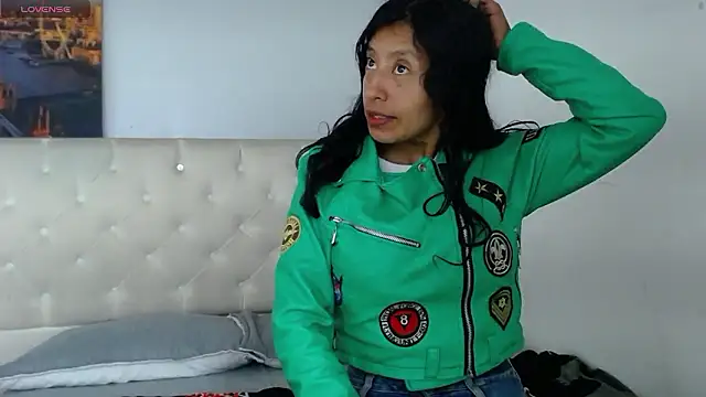 Snapshot of karolinee_66_ chatting on 12-06-24, 07:54 karolinee 66 online show from 12-06-24, 07:54