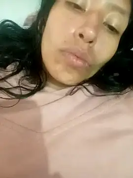 Snapshot of karolinee_66_ chatting on 12-12-24, 02:48 karolinee 66 online show from 12-12-24, 02:48