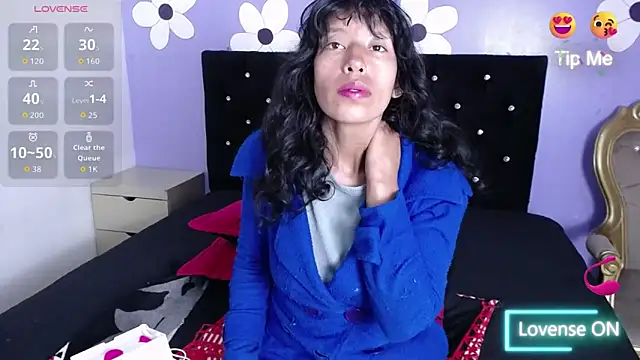 Snapshot of karolinee_66_ chatting on 02-13-26, 04:19 karolinee 66 online show from 02-13-26, 04:19