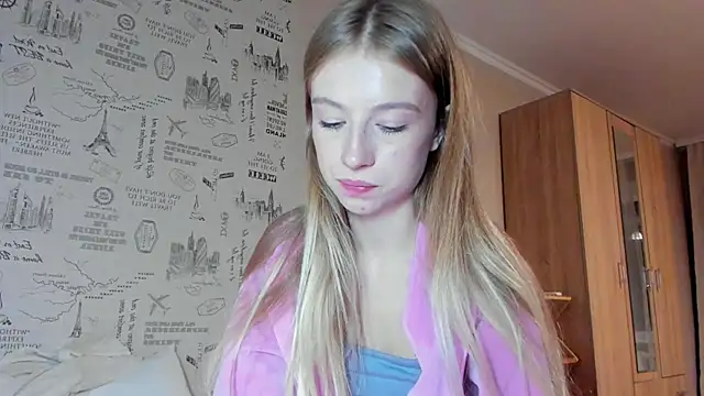 minidivaa  online show from 10-13-25, 07:03