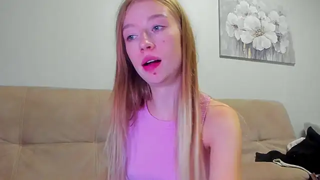 minidivaa  online show from 10-20-25, 07:47