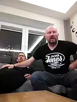 two gays online show from 11-08-25, 09:13