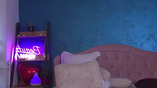 RaisaVawn online show from 02-08-25, 11:01