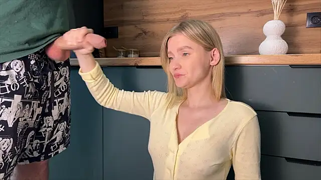 Adelovenick online show from 02-15-26, 07:51