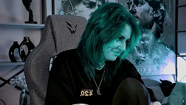 Lana  May online show from 09-17-25, 09:22