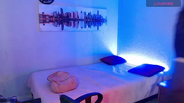 Snapshot of mixie_cute chatting on 02-21-25, 09:00 mixie cute online show from 02-21-25, 09:00