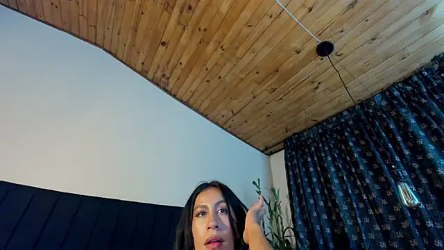 EmiGomez  online show from 12-19-24, 11:25