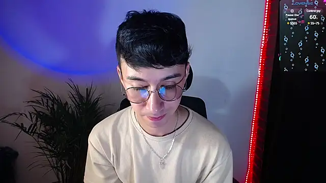 Snapshot of cameron_cum chatting on 01-10-25, 01:31 cameron cum online show from 01-10-25, 01:31