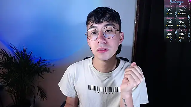 Snapshot of cameron_cum chatting on 01-12-25, 10:23 cameron cum online show from 01-12-25, 10:23