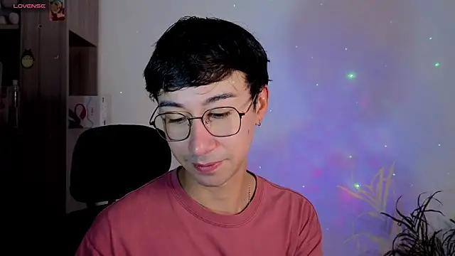 Snapshot of cameron_cum chatting on 09-24-25, 01:47 cameron cum online show from 09-24-25, 01:47