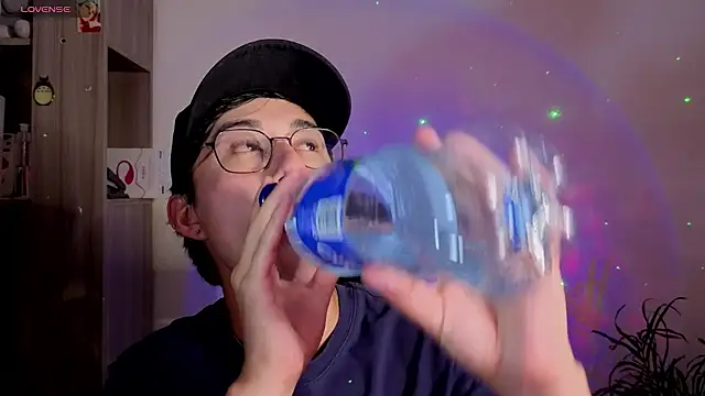 Snapshot of cameron_cum chatting on 09-25-25, 06:22 cameron cum online show from 09-25-25, 06:22