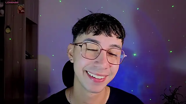 Snapshot of cameron_cum chatting on 10-04-25, 02:48 cameron cum online show from 10-04-25, 02:48