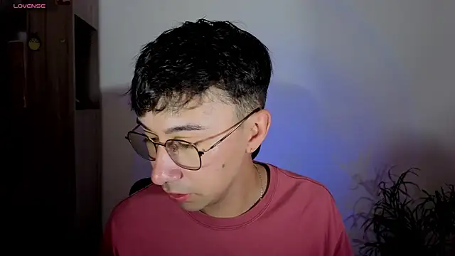 Snapshot of cameron_cum chatting on 10-10-25, 12:59 cameron cum online show from 10-10-25, 12:59