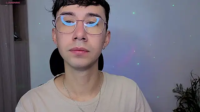 Snapshot of cameron_cum chatting on 10-16-25, 01:56 cameron cum online show from 10-16-25, 01:56