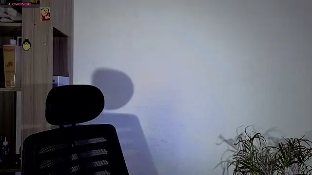 Snapshot of cameron_cum chatting on 10-23-25, 11:09 cameron cum online show from 10-23-25, 11:09