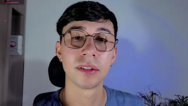 Snapshot of cameron_cum chatting on 10-27-25, 03:16 cameron cum online show from 10-27-25, 03:16