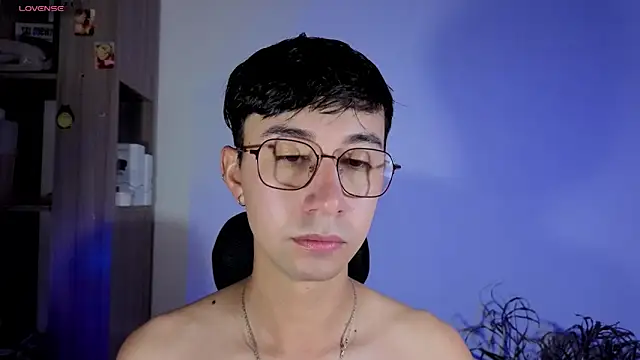 Snapshot of cameron_cum chatting on 11-04-25, 11:09 cameron cum online show from 11-04-25, 11:09