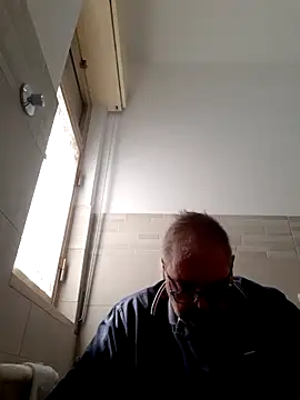 Snapshot of bluangelo chatting on 11-06-25, 10:05 bluangelo online show from 11-06-25, 10:05