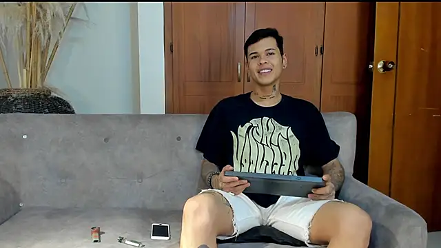 jamesinked  online show from 10-28-25, 07:27