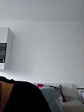 Snapshot of nickdtr chatting on 12-15-24, 10:07 nickdtr online show from 12-15-24, 10:07