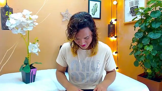 aslyhernandez 7 online show from 10-14-25, 12:17