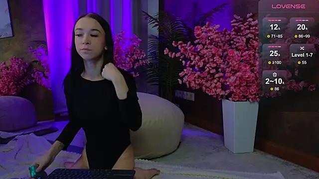 Snapshot of LilithStrangfor chatting on 10-10-25, 09:25 LilithStrangfor online show from 10-10-25, 09:25