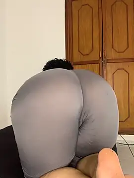 Snapshot of Mrskary chatting on 10-11-25, 09:13 Mrskary online show from 10-11-25, 09:13