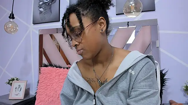 Elith noa online show from 02-01-25, 01:44