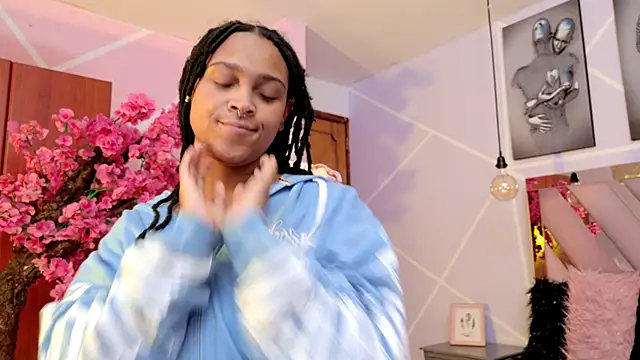 Elith noa online show from 10-14-25, 07:25