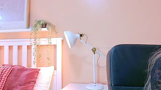 briannajackson  online show from 10-04-25, 11:41