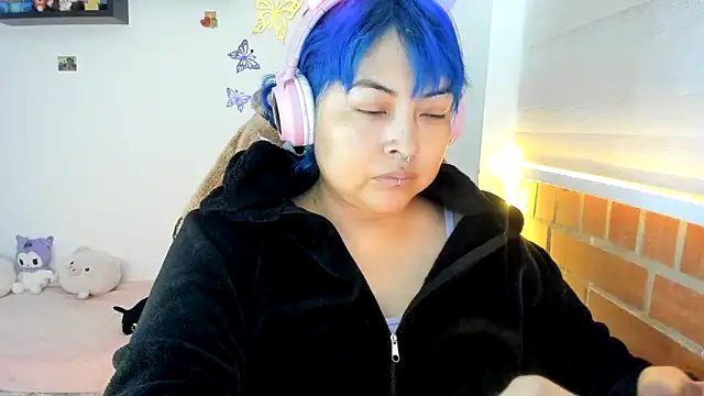 Snapshot of Shaddycute_ chatting on 10-28-25, 02:31 Shaddycute online show from 10-28-25, 02:31