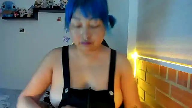 Snapshot of Shaddycute_ chatting on 11-11-25, 02:17 Shaddycute online show from 11-11-25, 02:17