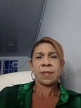 Snapshot of Antonella_borja chatting on 10-19-25, 08:42 Antonella borja online show from 10-19-25, 08:42