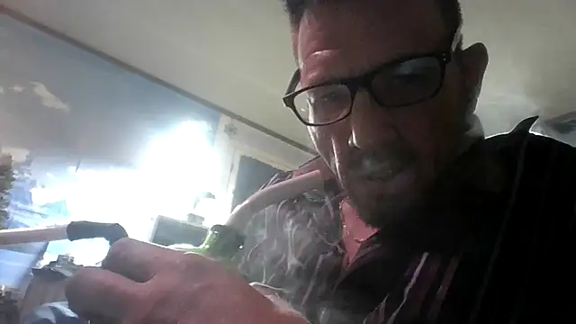 Snapshot of gettinit2wice chatting on 10-27-25, 10:19 gettinit2wice online show from 10-27-25, 10:19