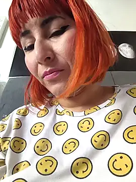 Snapshot of florecita9 chatting on 10-28-25, 04:42 florecita9 online show from 10-28-25, 04:42