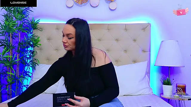 DaliyaArabian online show from 01-13-25, 01:17