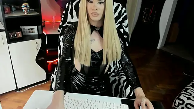 EvelynLexy online show from 11-28-25, 08:39