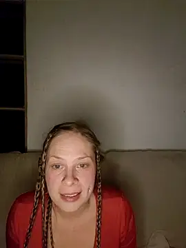 Snapshot of katiestevens chatting on 10-28-25, 09:17 katiestevens online show from 10-28-25, 09:17