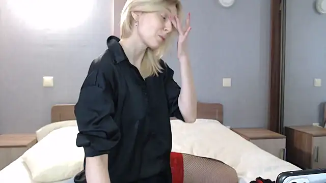 AvelinaLeoni online show from 03-05-25, 06:01