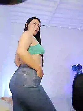 Elle Lee  online show from 01-13-25, 12:09