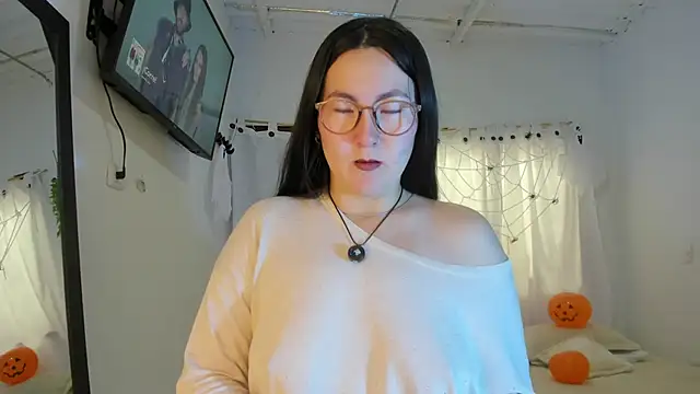 Elle Lee  online show from 10-08-25, 03:31