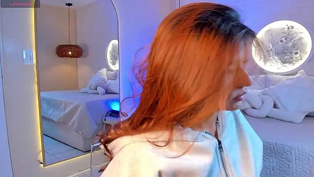 Snapshot of Elise_Diamond chatting on 11-08-25, 10:08 Elise Diamond online show from 11-08-25, 10:08