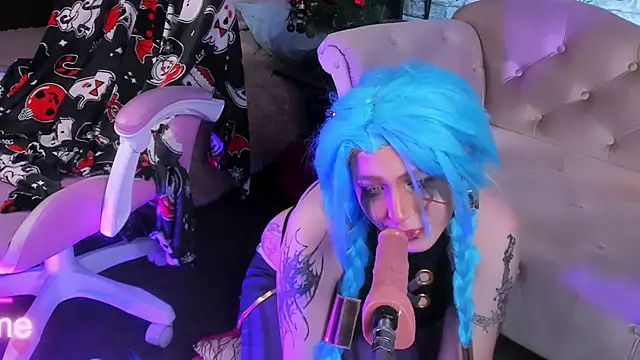 Snapshot of Alex_Howell chatting on 01-10-25, 12:27 Alex Howell online show from 01-10-25, 12:27