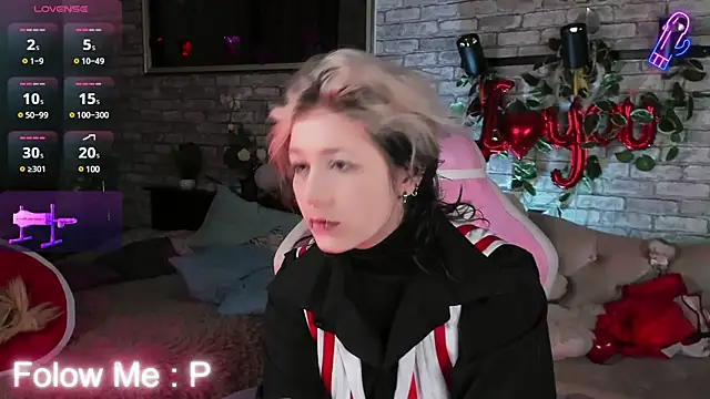 Snapshot of Alex_Howell chatting on 03-02-25, 08:40 Alex Howell online show from 03-02-25, 08:40