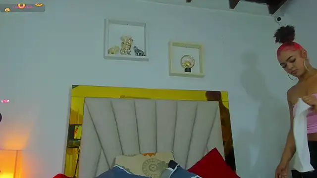 Snapshot of vahiolet_fuentes chatting on 12-21-24, 03:03 vahiolet fuentes online show from 12-21-24, 03:03