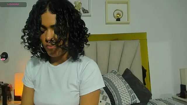 Snapshot of vahiolet_fuentes chatting on 01-15-25, 03:00 vahiolet fuentes online show from 01-15-25, 03:00