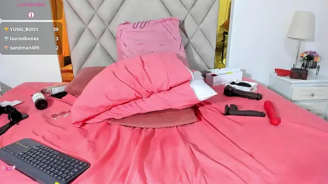 Snapshot of vahiolet_fuentes chatting on 02-13-25, 10:11 vahiolet fuentes online show from 02-13-25, 10:11