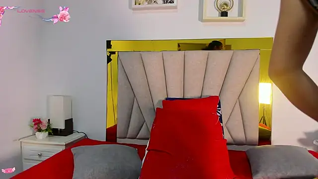 Snapshot of vahiolet_fuentes chatting on 10-15-25, 03:06 vahiolet fuentes online show from 10-15-25, 03:06