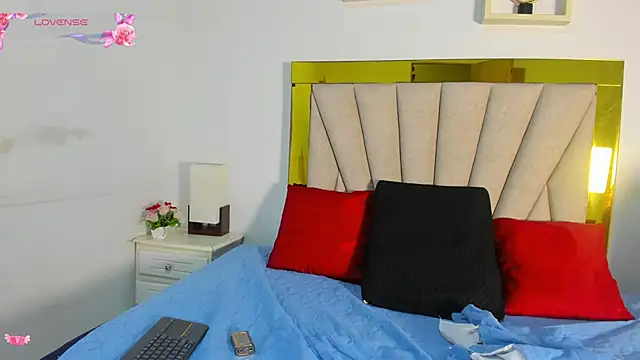 Snapshot of vahiolet_fuentes chatting on 11-13-25, 03:05 vahiolet fuentes online show from 11-13-25, 03:05