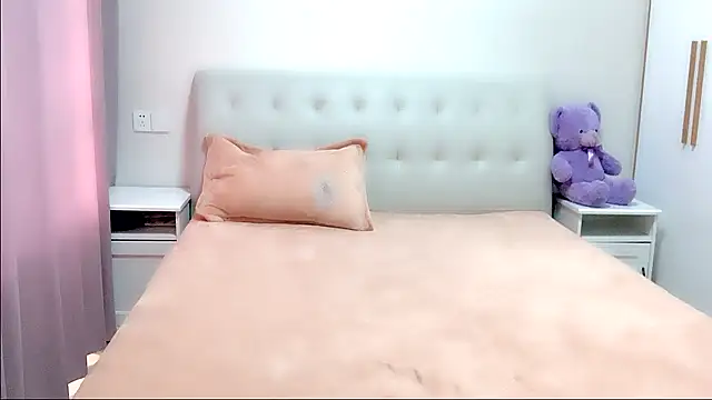 aisha123123 online show from 12-05-25, 02:20